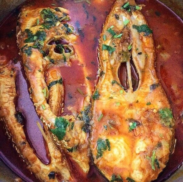 ঐতাহিক সুস্বাদু ভেষজ গুণ সম্পূর্ণ চিতল মাছ